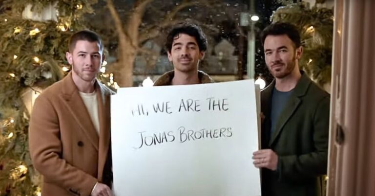 Los Jonas Brothers volverán a Disney después de 15 años con una película navideña