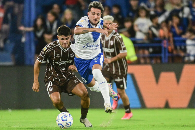 Liga Profesional: Platense derrotó a Vélez en el Amalfitani