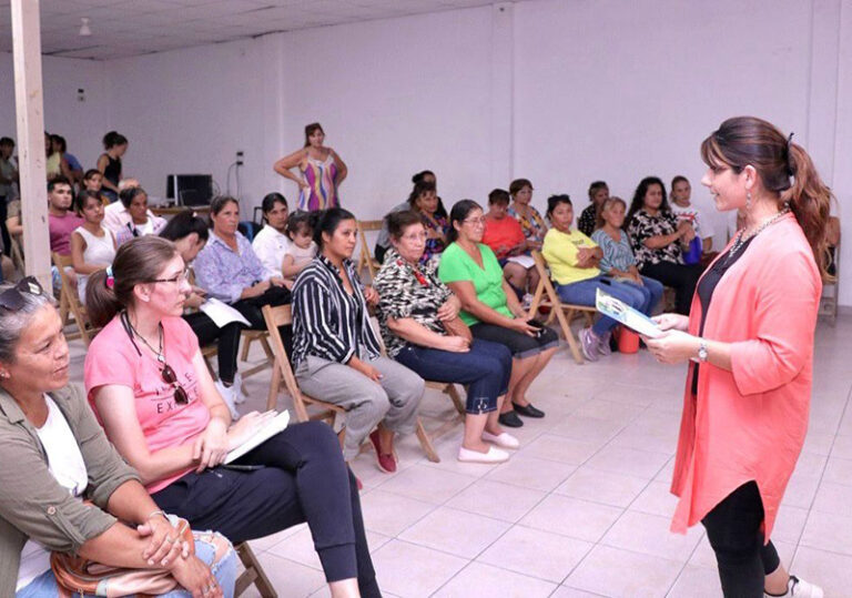 Producción prepara el programa integral Emprende Rosa, en el marco del Mes de la Mujer