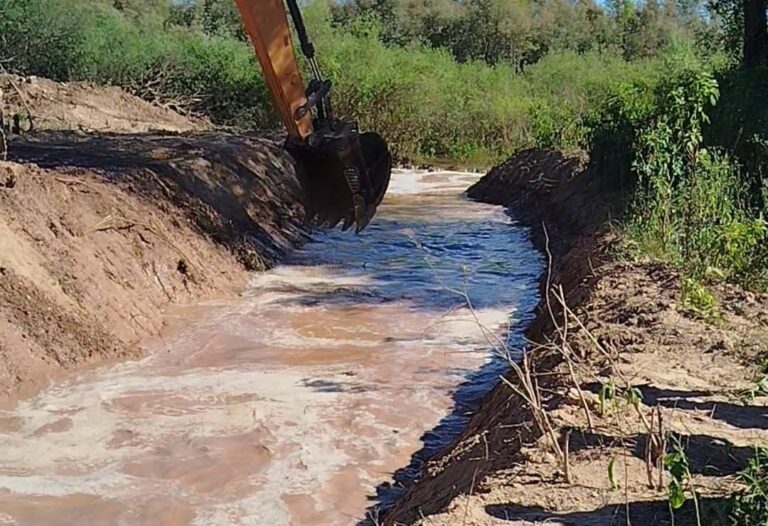 El Gobierno provincial avanza en la canalización del río Bermejo