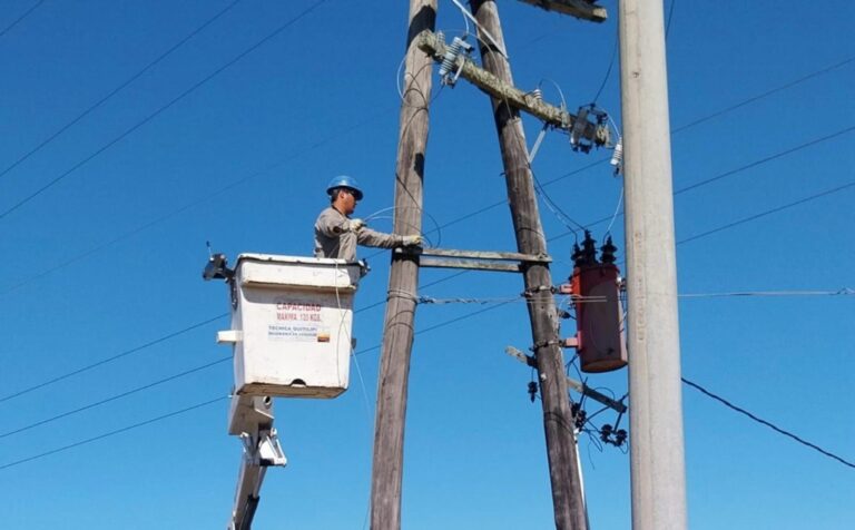 Basail: SECHEEP culminó la reparación de la red eléctrica dañada por incendios rurales